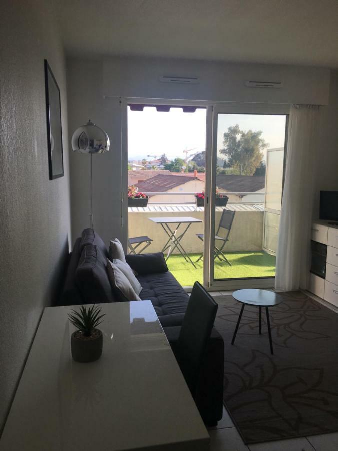 Apartament Royal Park Villeneuve-Loubet Zewnętrze zdjęcie